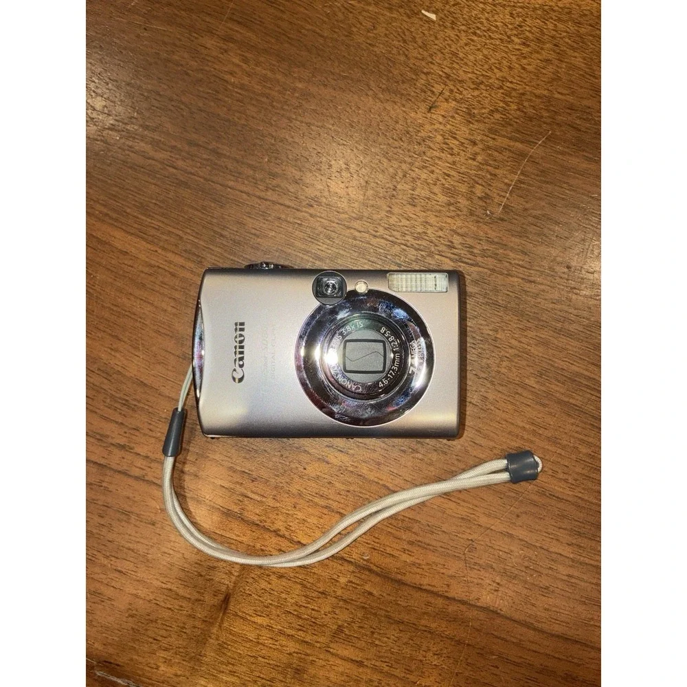 Canon PowerShot SD800 IS Digital ELPH Camera 7.1MP 3.8x Zoom Bundle Tested Works